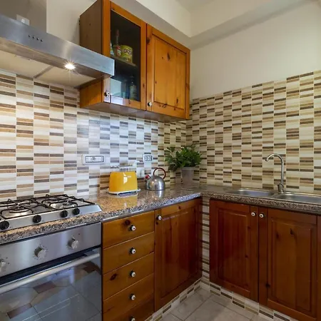Red Passion Beach Apartment